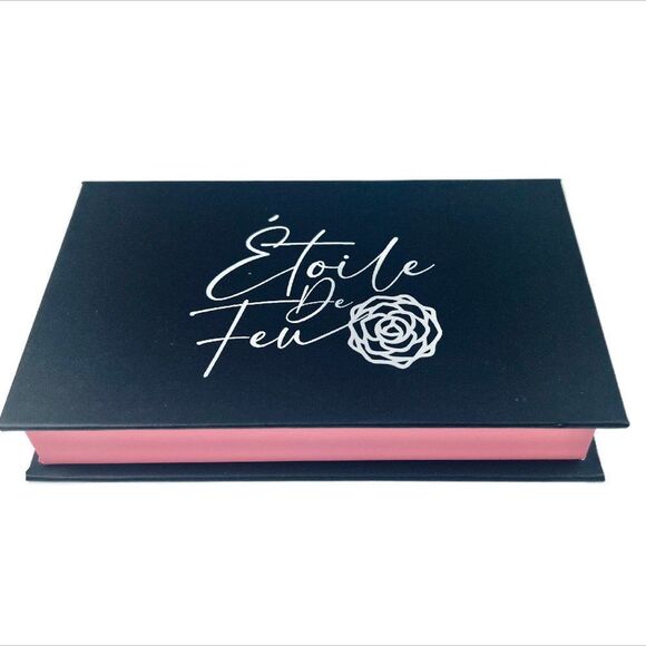 Desiree: 3D Magnetic Premium Silk Lashes and Eyeliner Kit - Picture 6 of 7